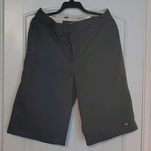 Dickes Loose Fit Shorts